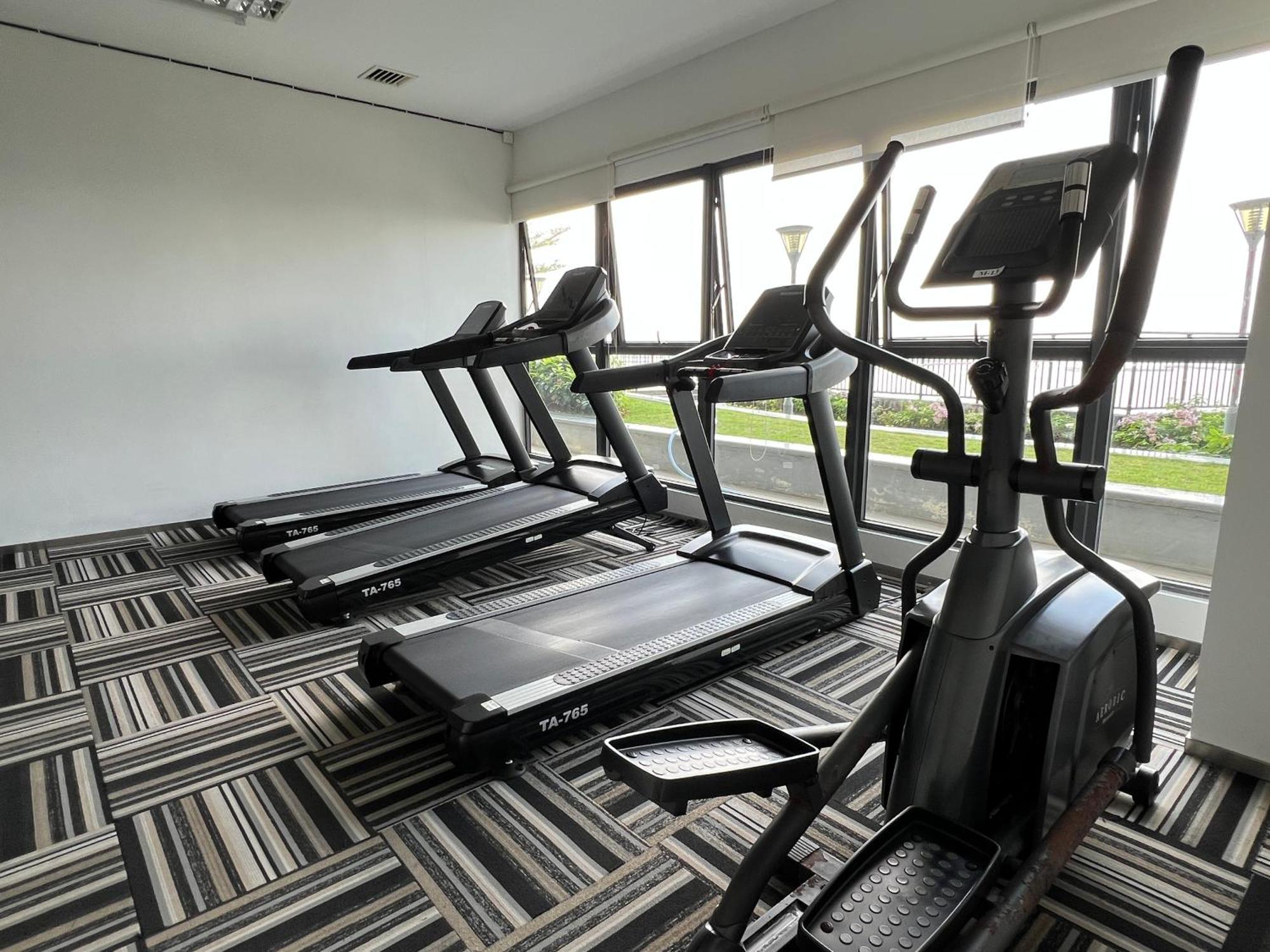 Dangabay 2r 4pax With Balcony Seaview Near Ciq By Wehome