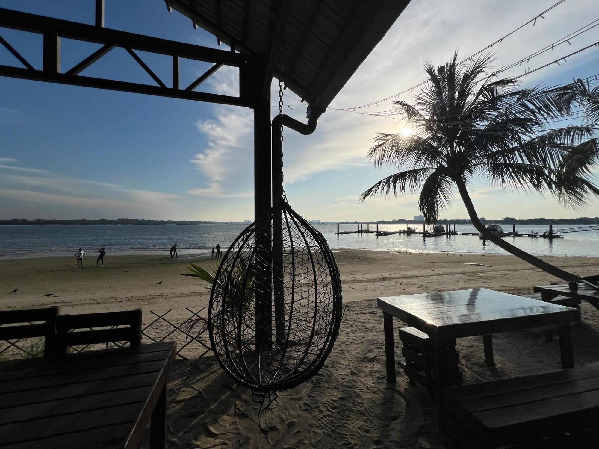 Dangabay Seaview 2r2b 4-6pax With Balcony *