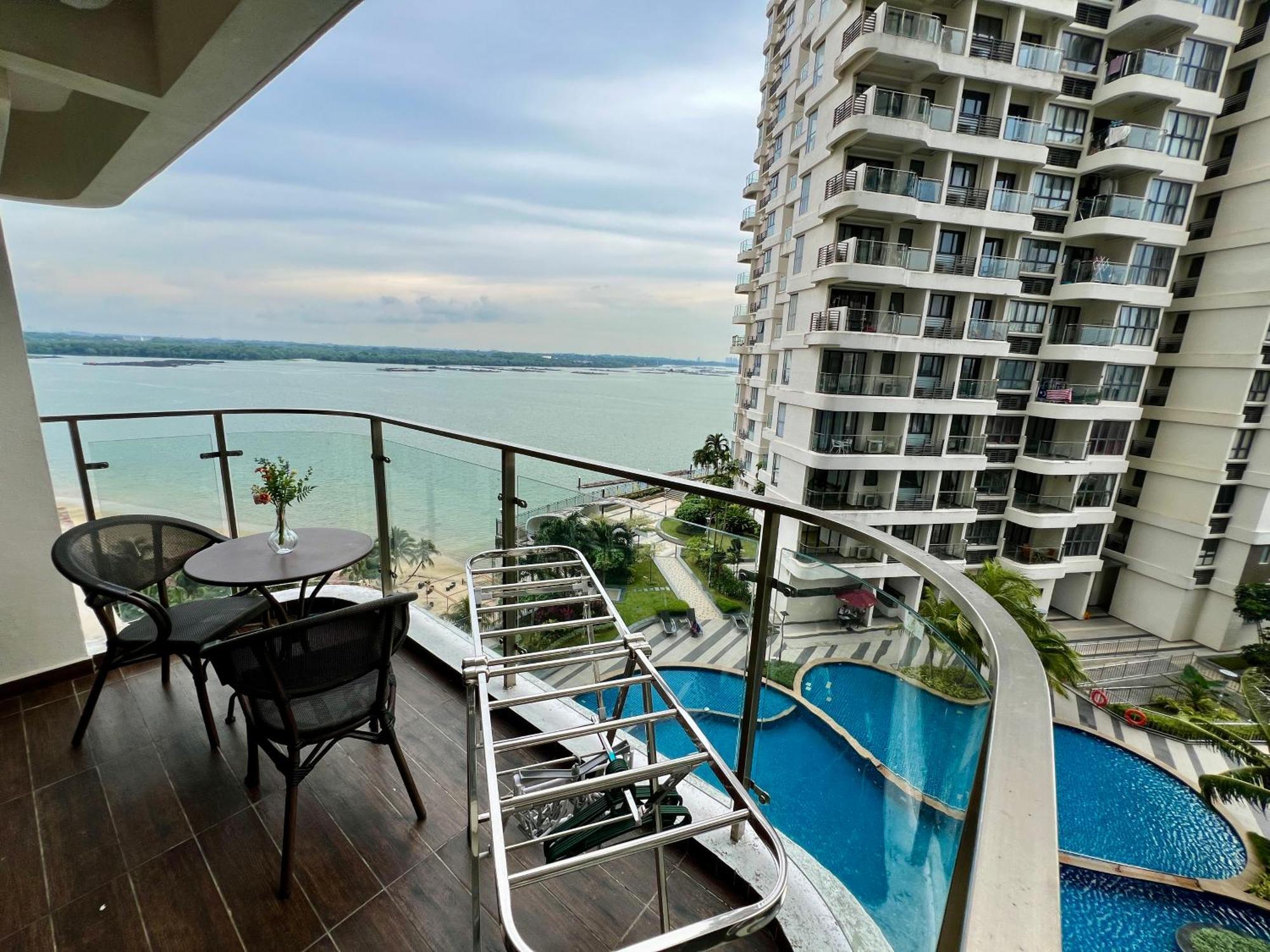 Dangabay Seaview 2r2b 4-6pax With Balcony * Johor Bahru