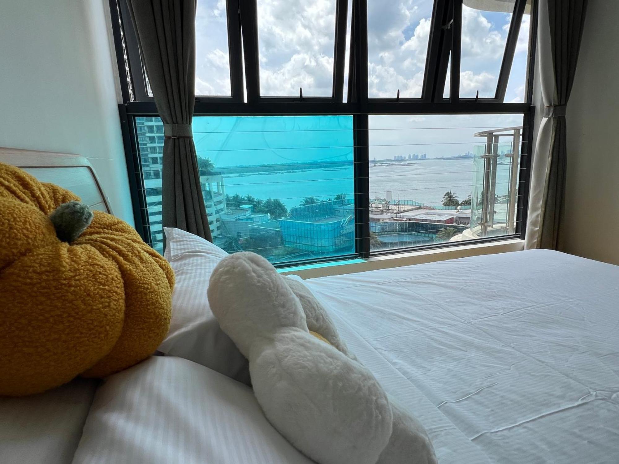 Dangabay Seaview 2r2b 4-6pax With Balcony