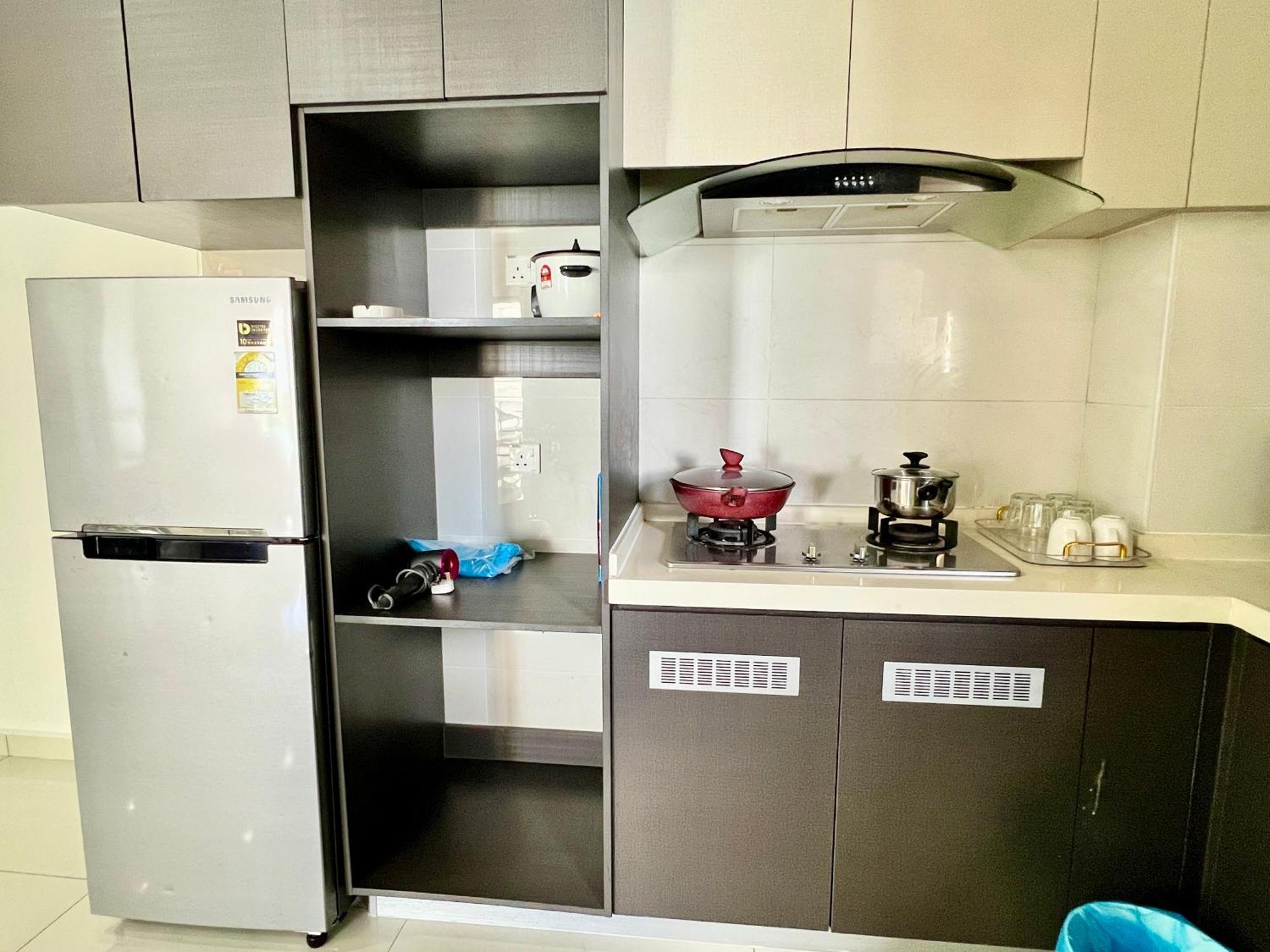 Pangsapuri Dangabay Seaview 2r2b 4-6pax With Balcony