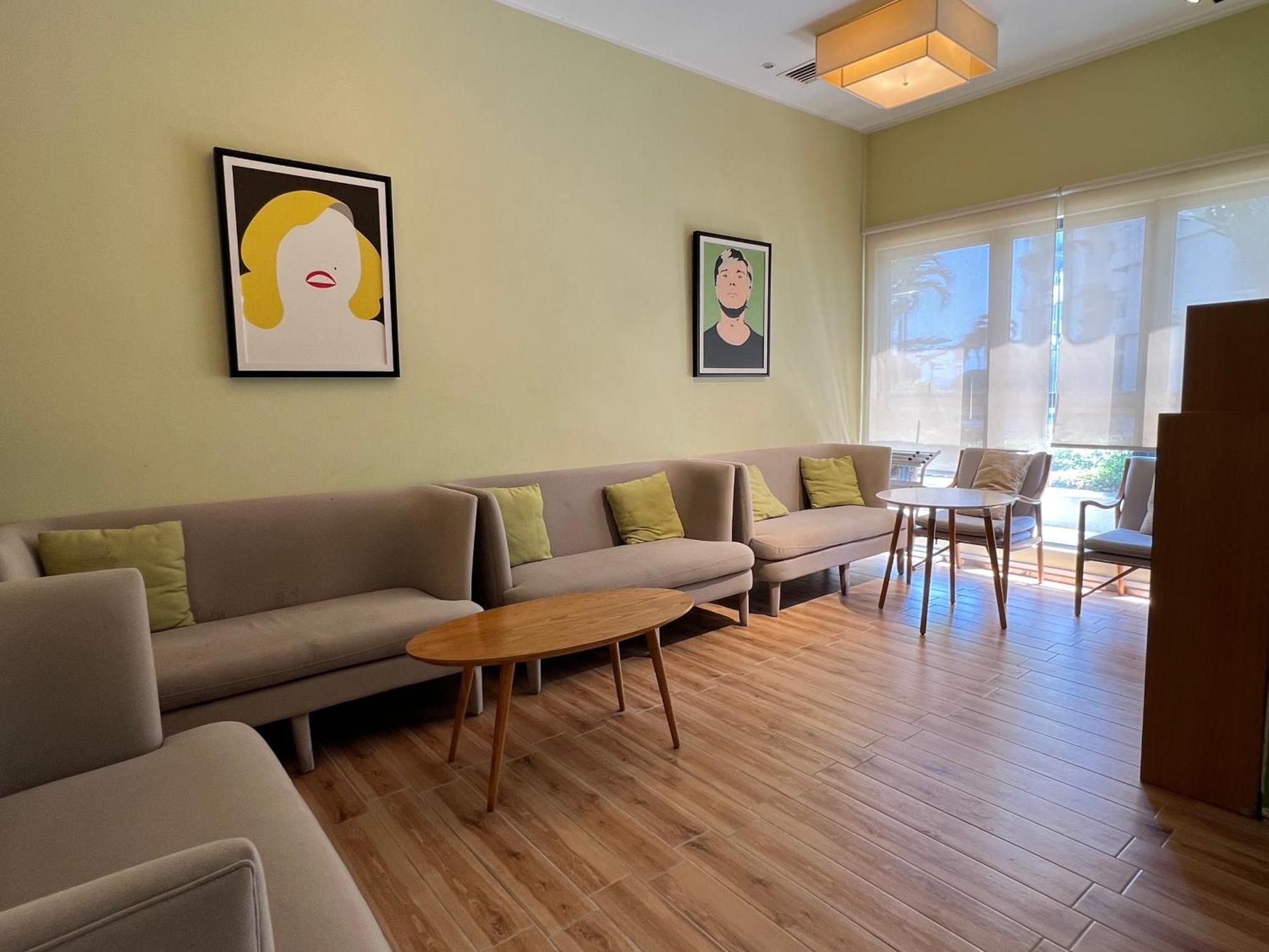Dangabay Seaview 2r2b 4-6pax With Balcony * Johor Bahru