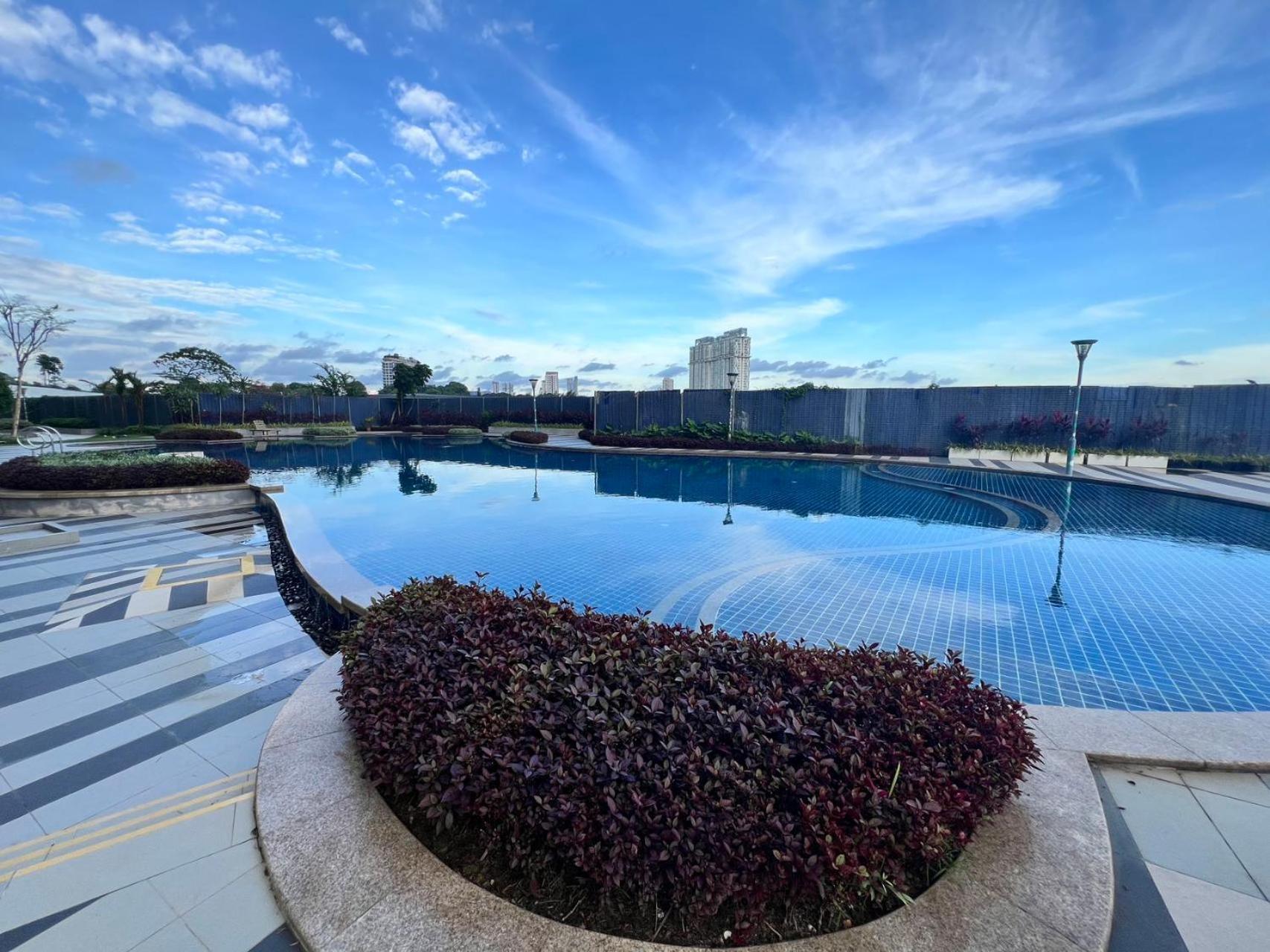 Dangabay Seaview 2r2b 4-6pax With Balcony Johor Bahru